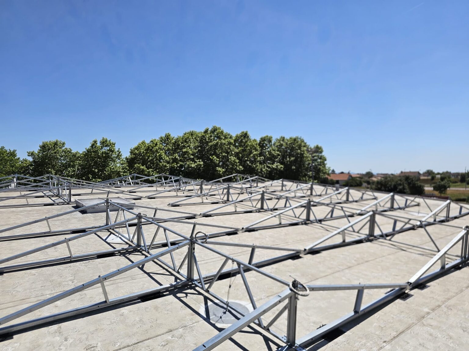 Dutch startup offers PV mounting solution for fragile roofs