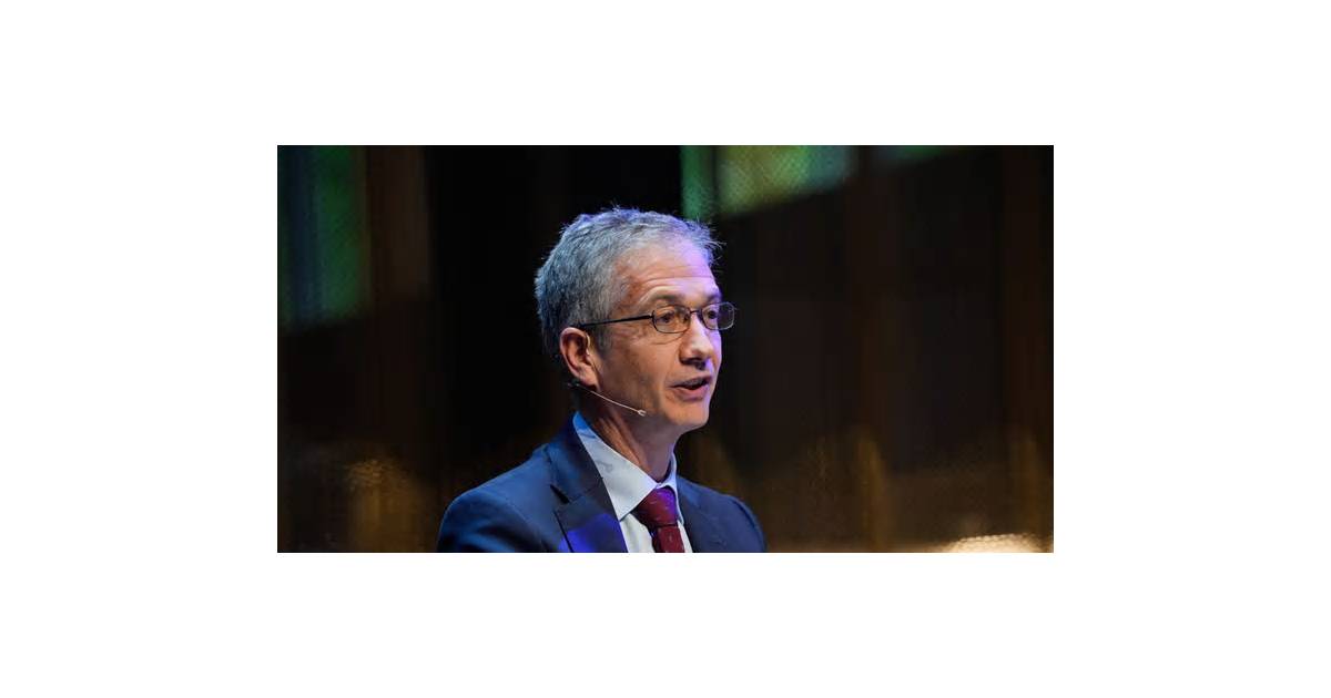 Spain’s Opposition Leader Backs De Cos to Succeed Lagarde at ECB