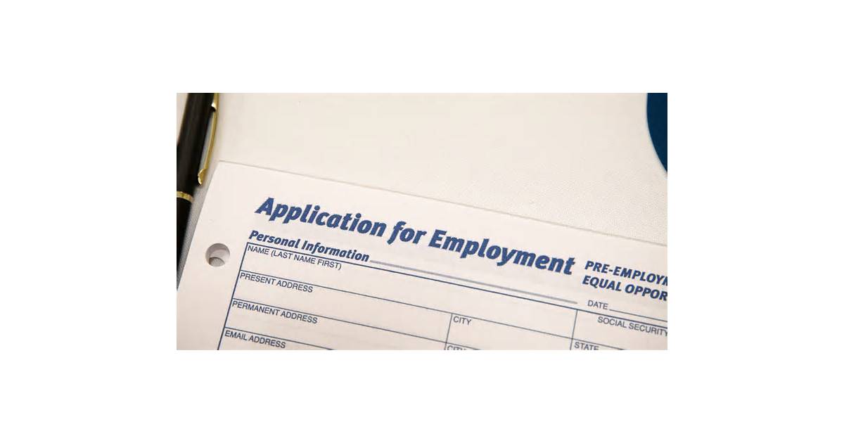 US weekly jobless claims rise marginally amid low layoffs