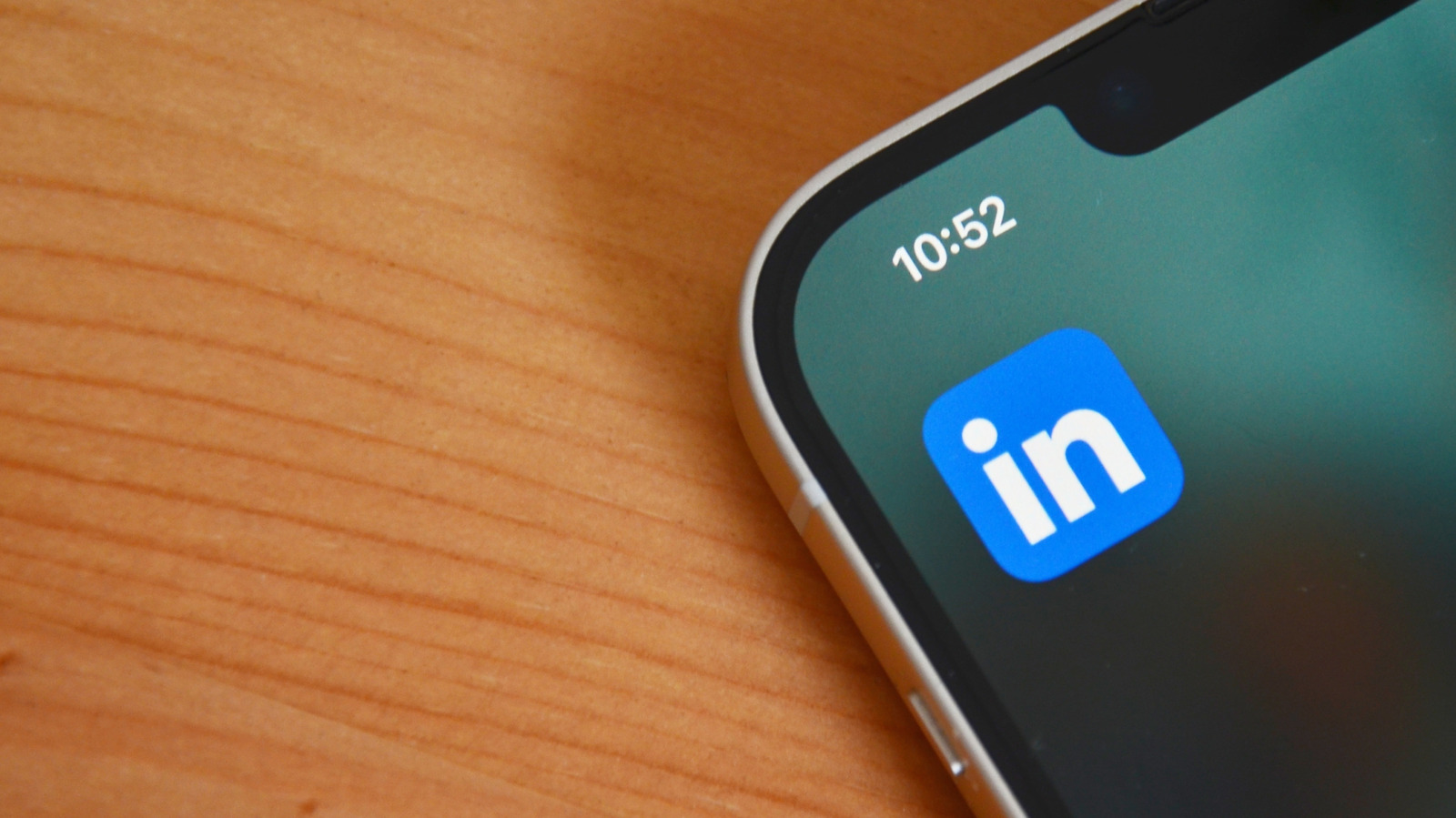 LinkedIn is adding new tools to help people with their side hustles