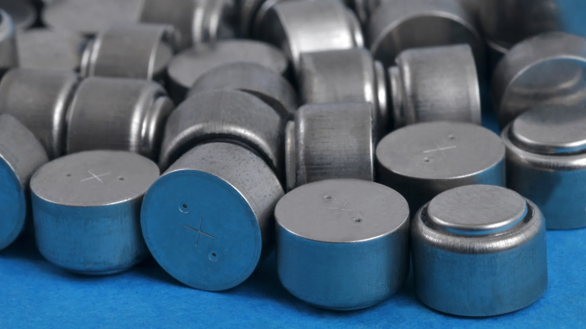 Zinc-air battery hits 98% efficiency, 820-hour lifespan with new graphene catalyst
