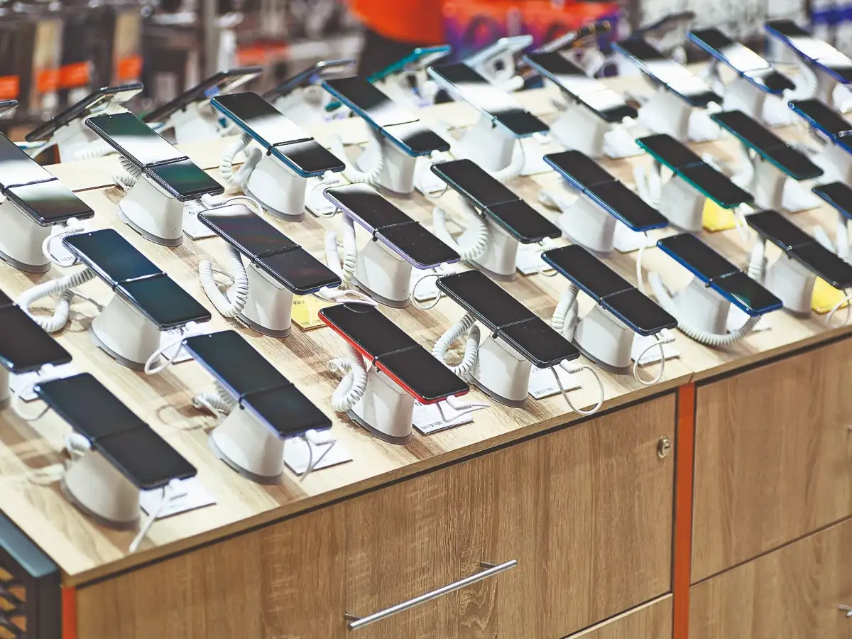 Homegrown firms enter budget smartphone market as memory chip prices rise
