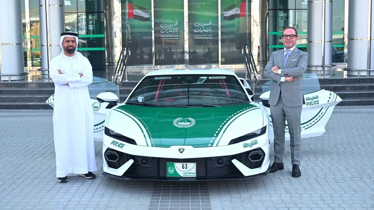 Dubai Police Gets New 920-HP Lamborghini Hybrid Supercar