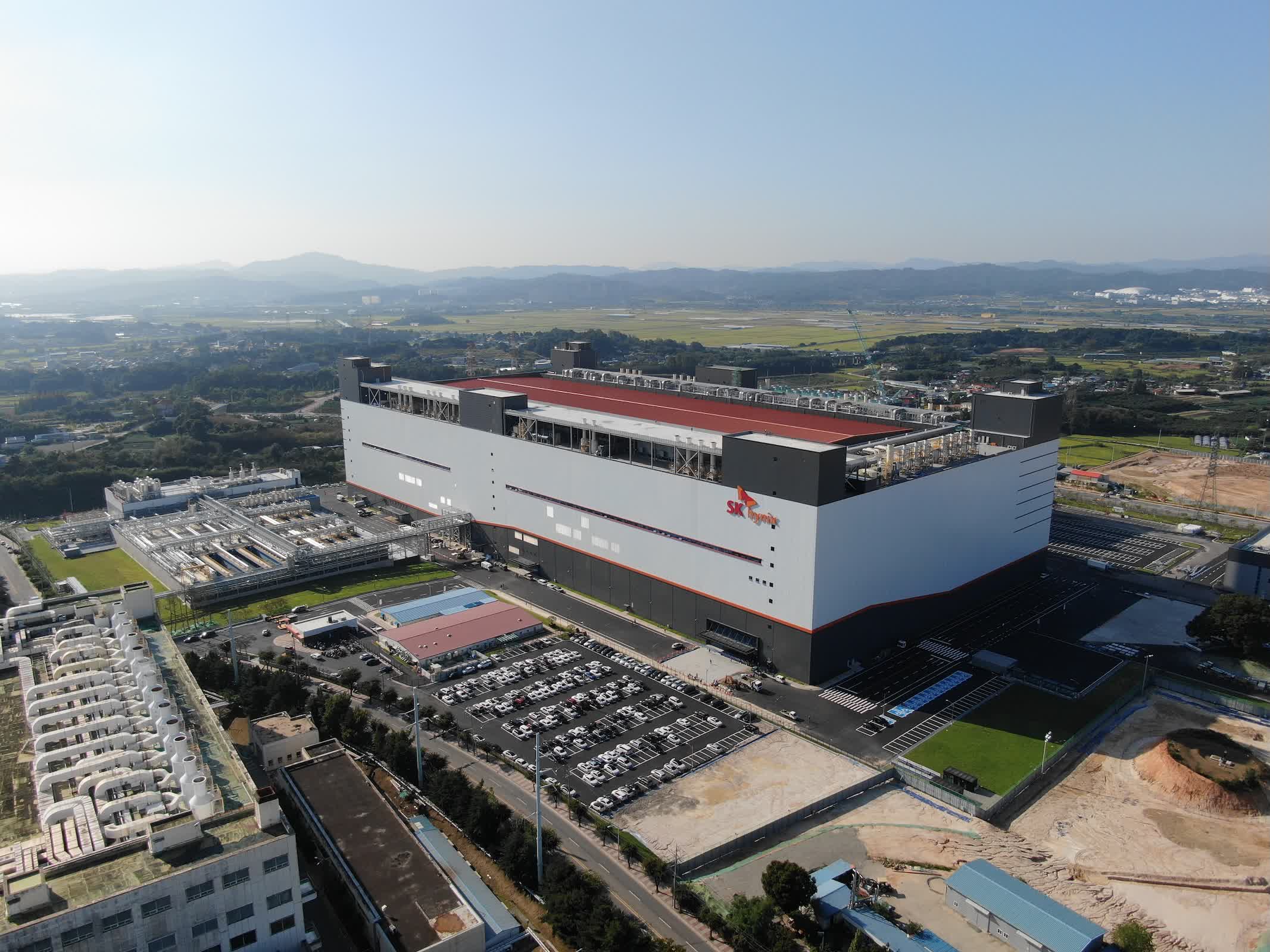 SK hynix reportedly offers to build a NAND fab in the US if Washington lets it expand in China