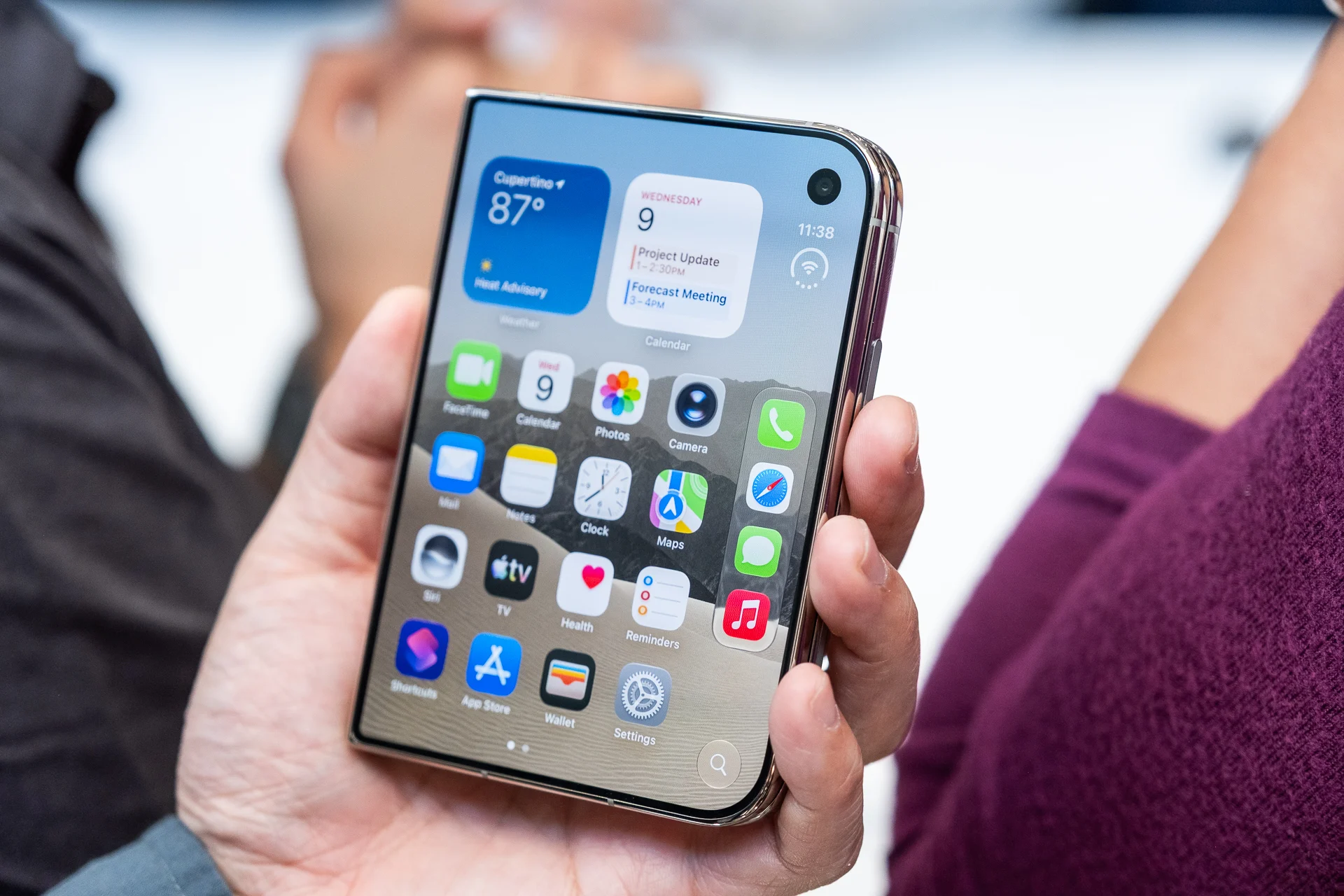 You Probably Won’t Be Able to Get an iPhone Duo Until 2027