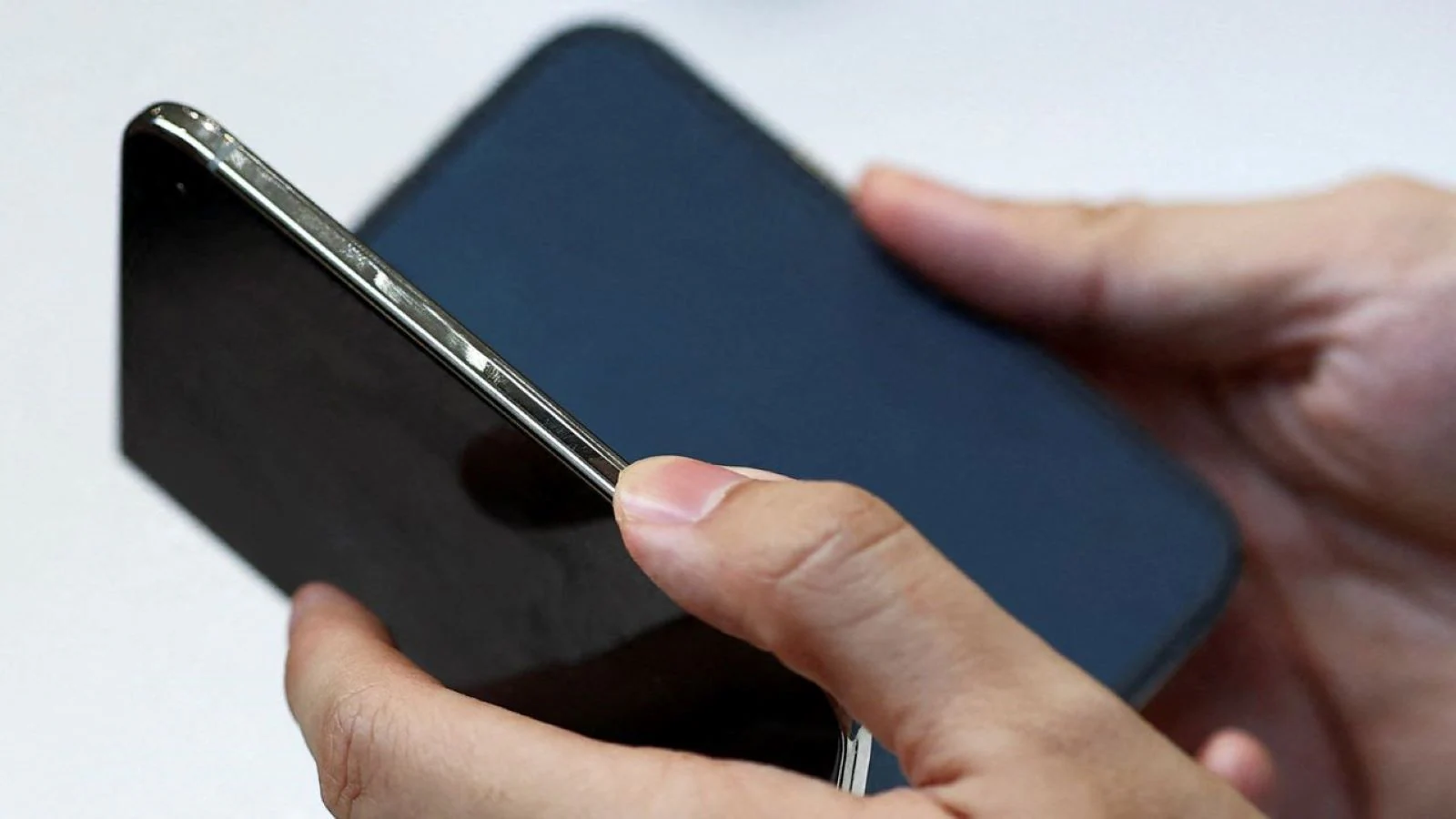 Priced at ₹3 lakh and sold out! iPhone Duo pick-up slots vanish on day one in India