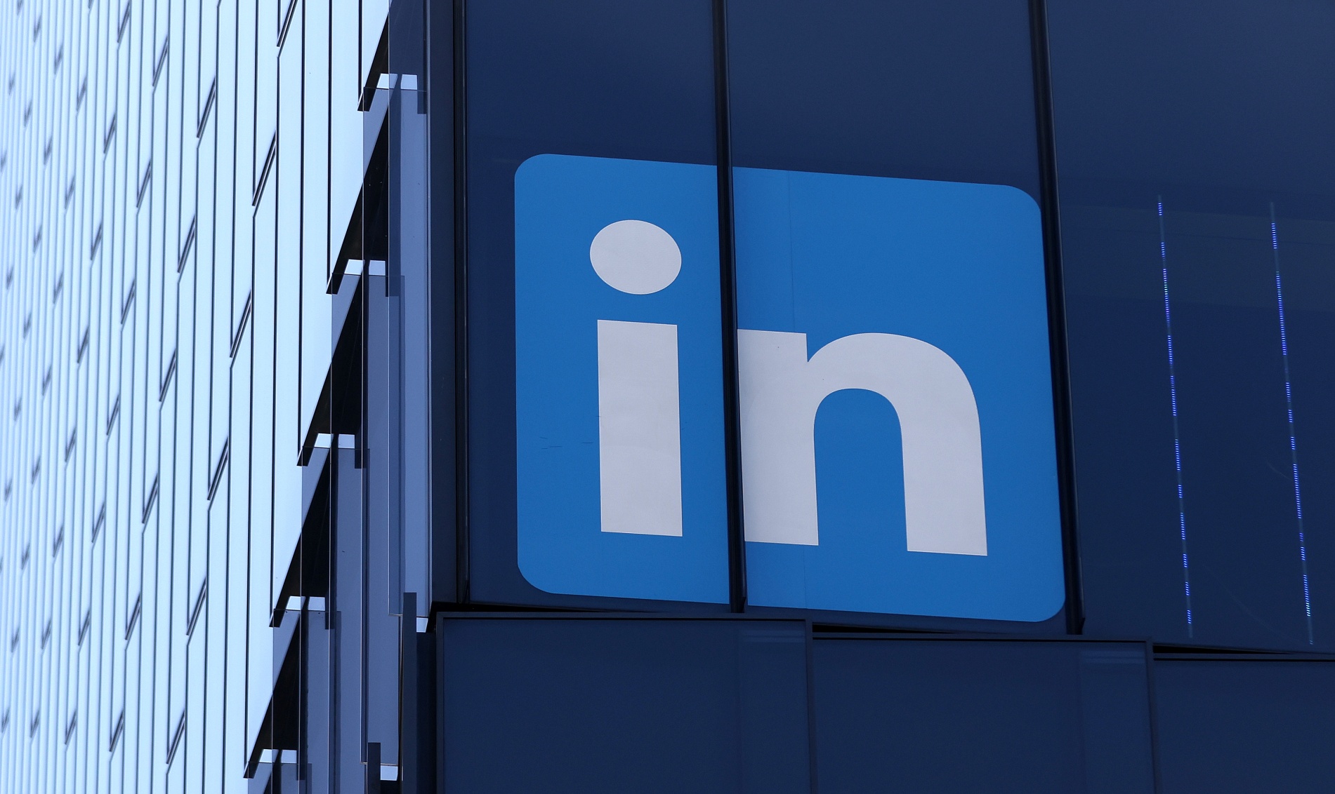 Here’s some advice: LinkedIn has a new monetization product built around consulting sessions