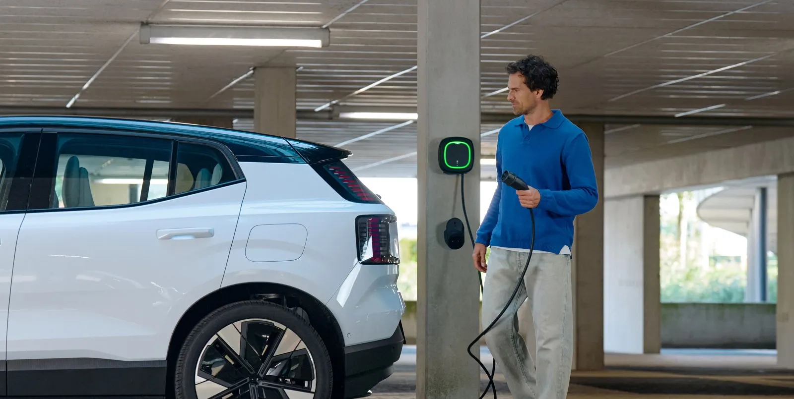 This Montréal airport now has 120 EV chargers, with 48 more on the way