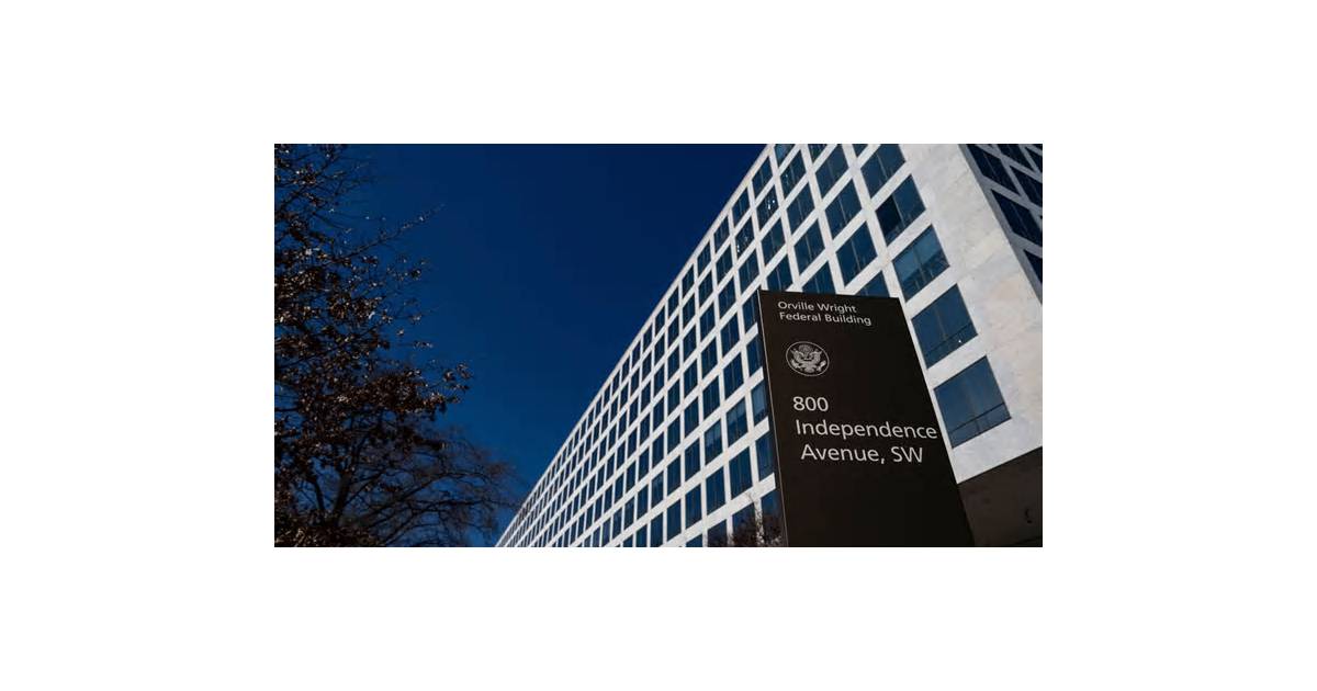 FAA, Air Traffic Controllers’ Union Reach Agreement on Pay Bump
