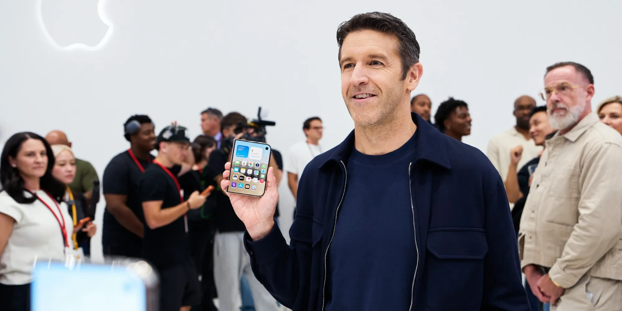 Apple calls iPhone Duo pre-order demand ‘extraordinary’ as shipping dates slip