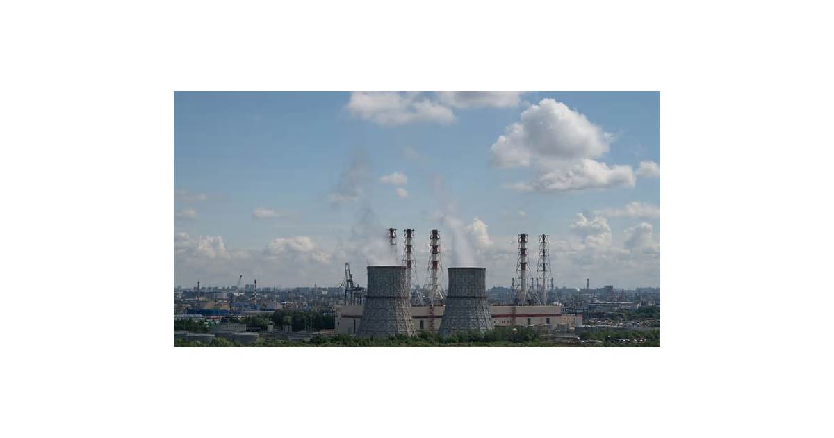 Trump Waives Russia Energy Tariffs, Sanctions in Graham Law
