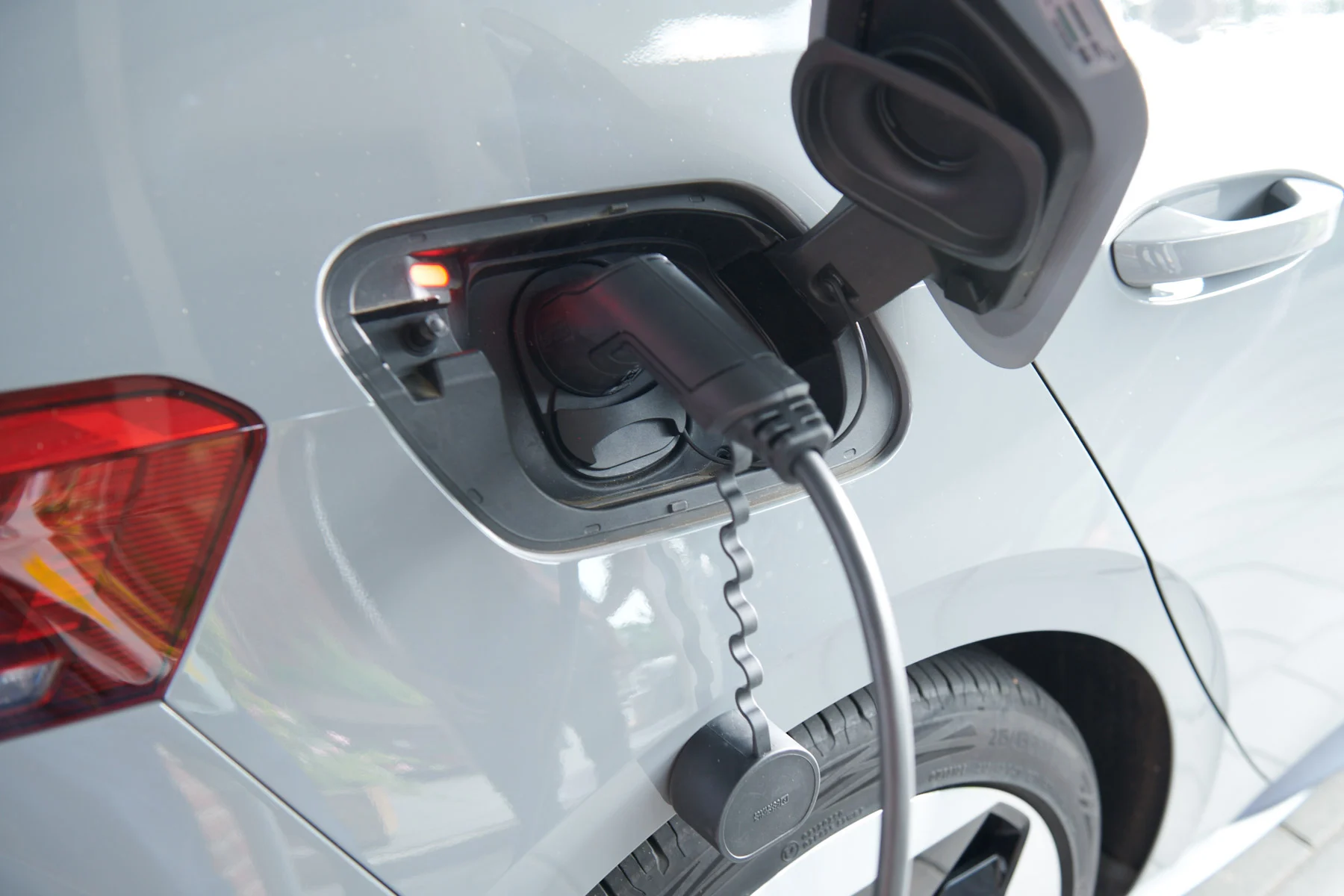 Wallbox installs 120 EV chargers at Montréal airport