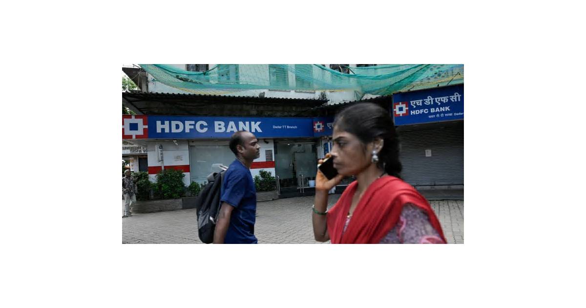 HDFC Bank Profit Meets Estimates as Loan Surge Cushions Margins