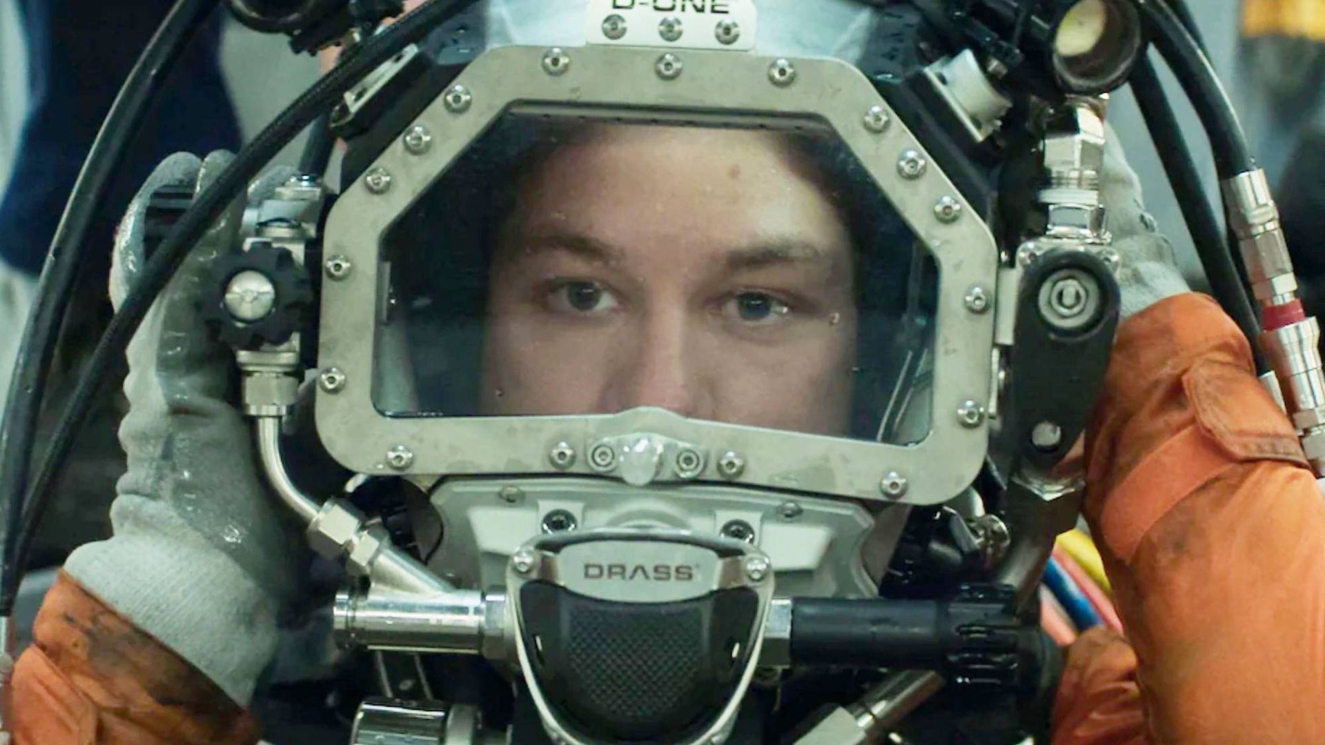 6 intense underwater thrillers to watch this weekend — including an '80s classic from James Cameron