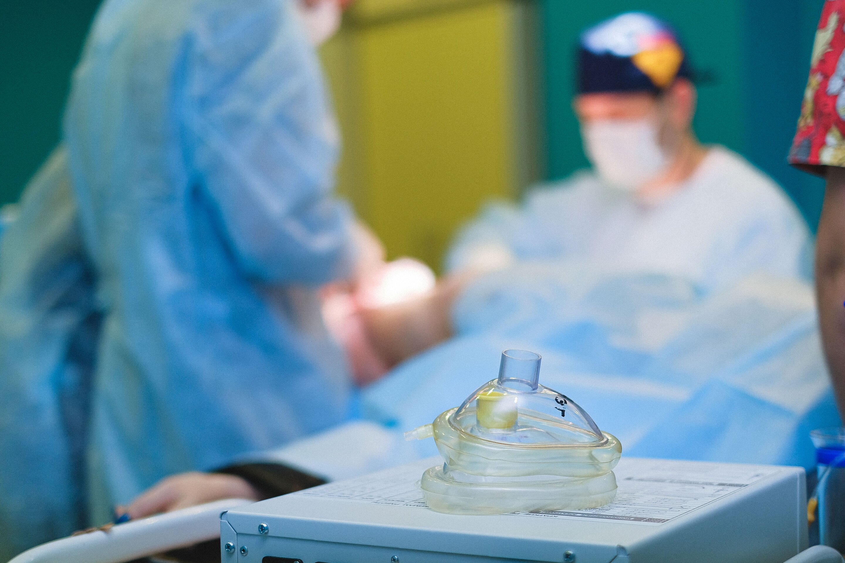 Anesthesia choice makes no difference for patient recovery after major surgery, landmark UK trial finds