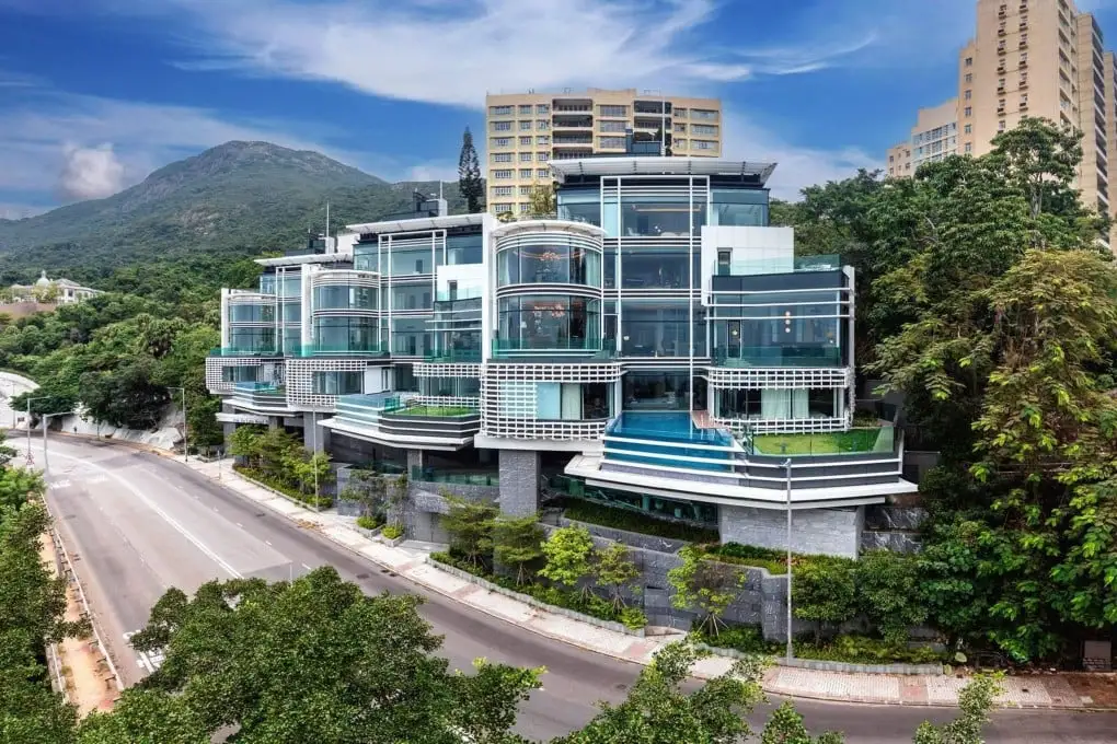 Hong Kong Developers Clear 360 Flats in Weekend Price Cuts