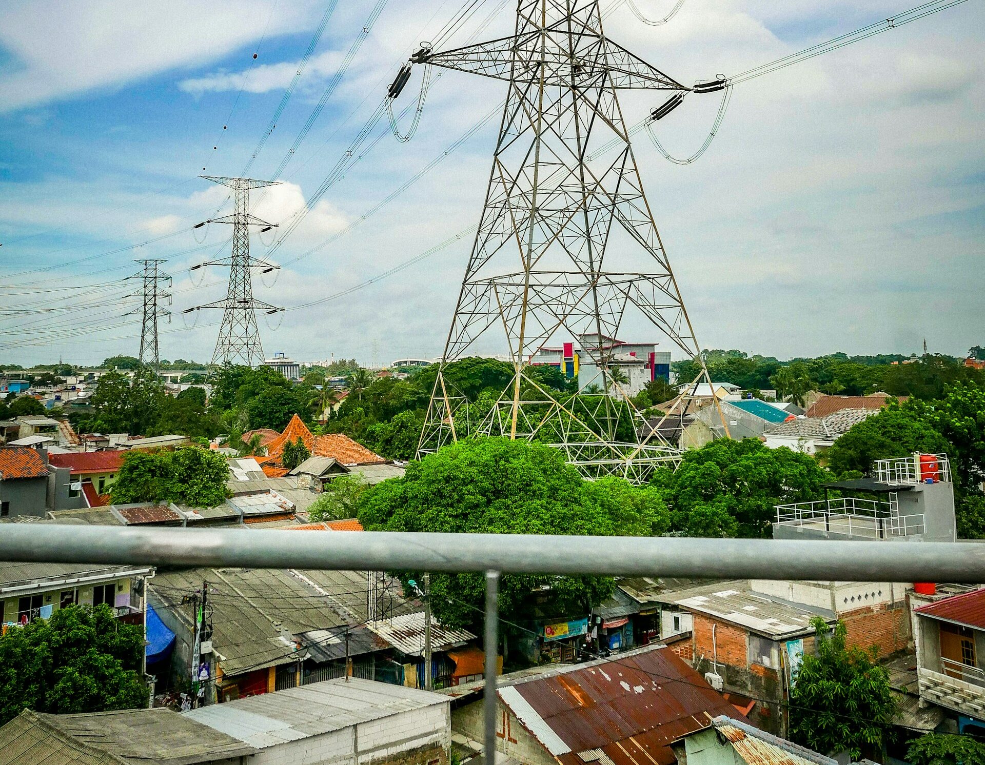 Indonesian president instructs transformation of power utility