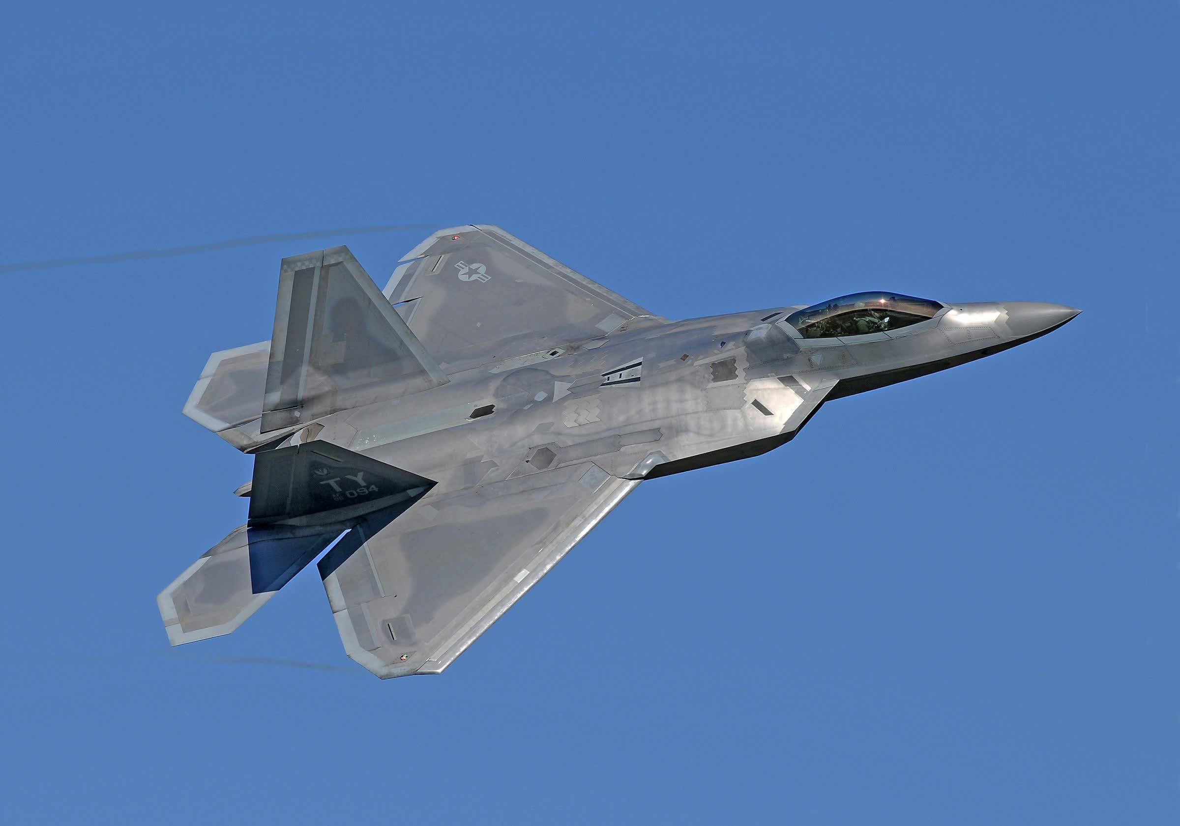 One pilot, two aircraft: F-22 Raptor directs autonomous combat drone in glimpse of future air warfare