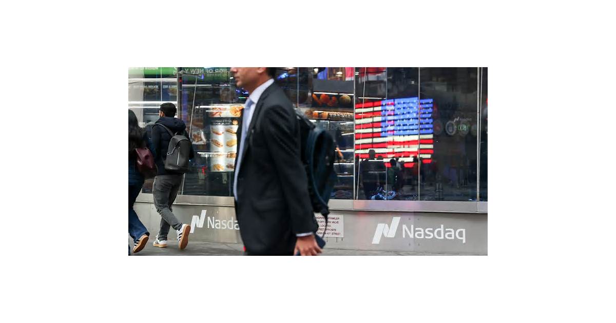 US Futures Climb With Semiconductor Stocks Rebounding After Rout