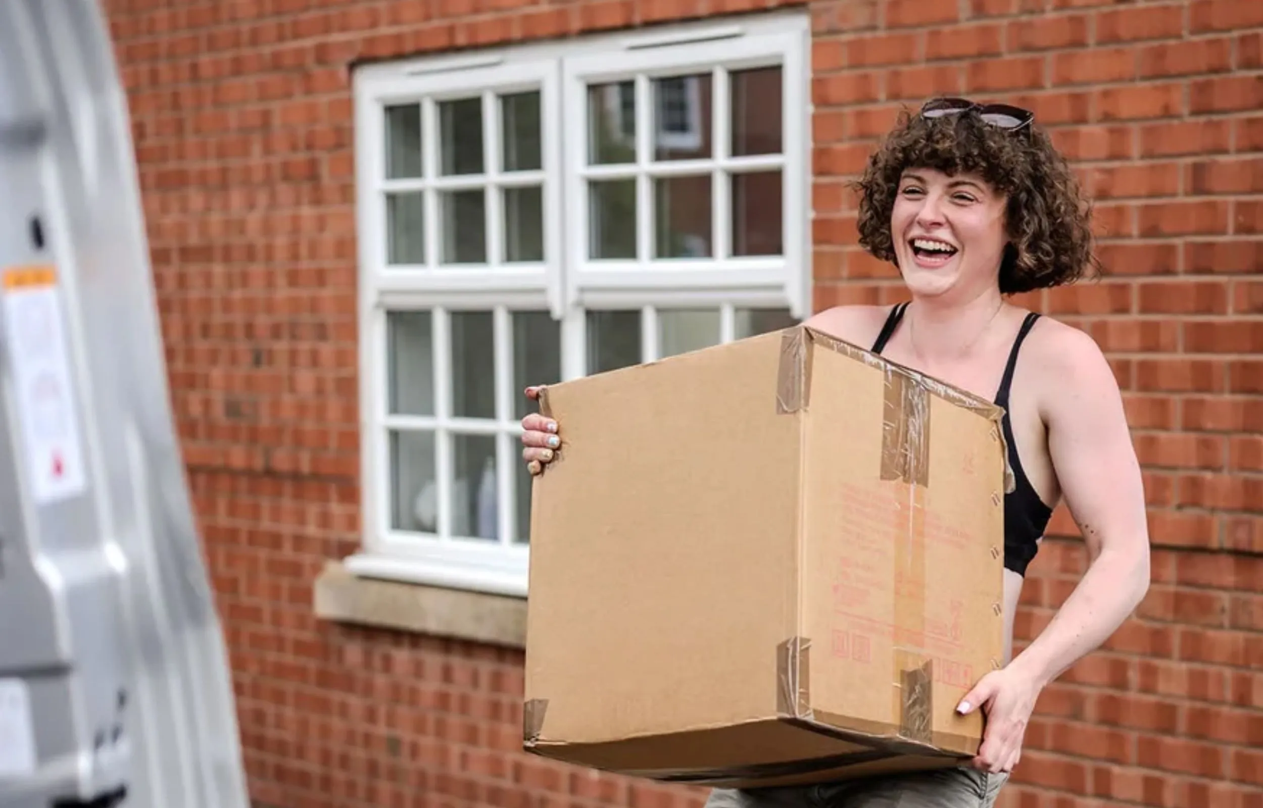 She Started a Side Hustle Moving Women Out After Breakups. She Now Makes $13,00 a Month.