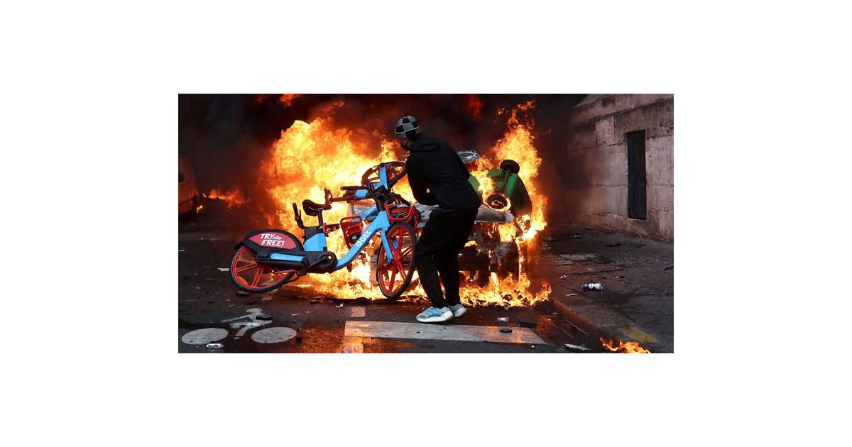 Bonfires of electric bikes burn in Paris riots