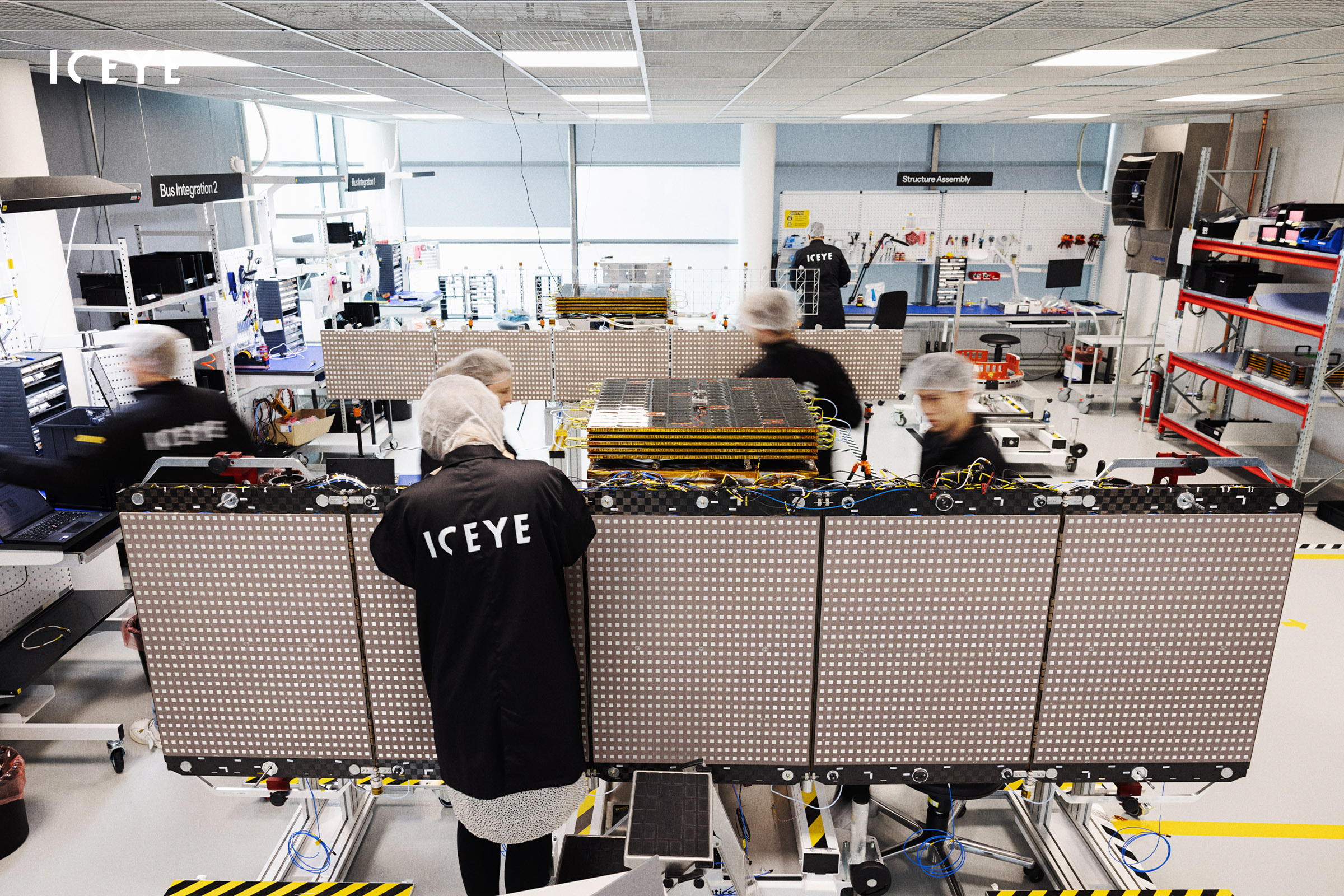 Russian spacecraft maneuvers in "extreme proximity" to satellite used by Ukraine