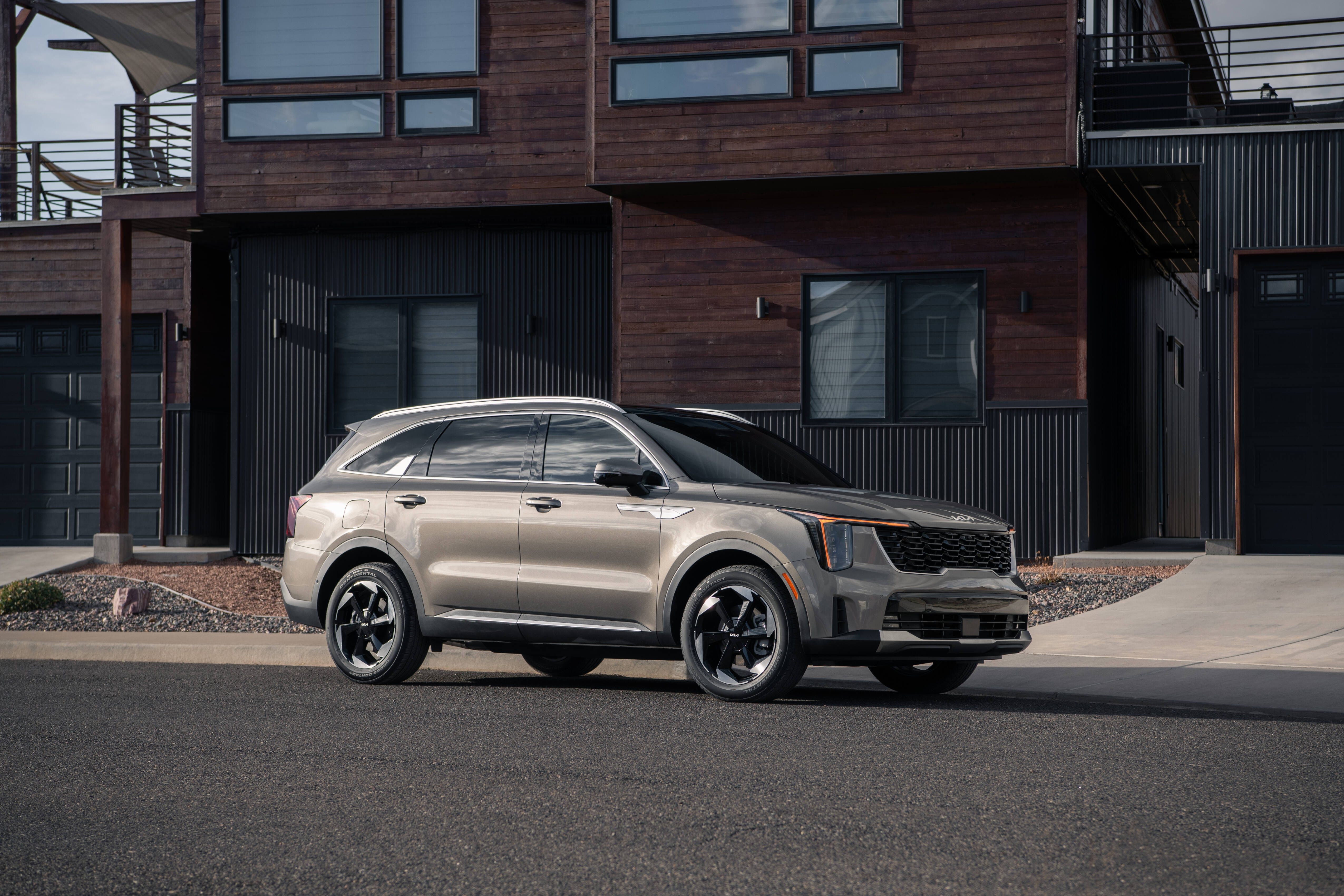 2027 Kia Sorento PHEV Now Costs $5600 More to Start
