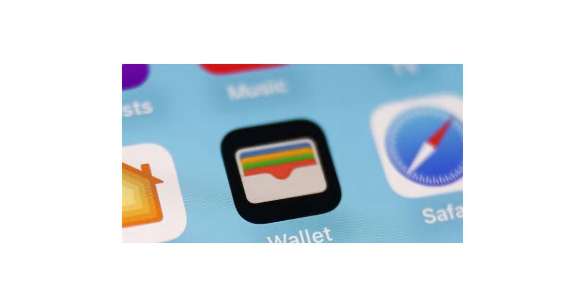 Apple Faces UK Pressure to Open iPhone to Rival Wallets