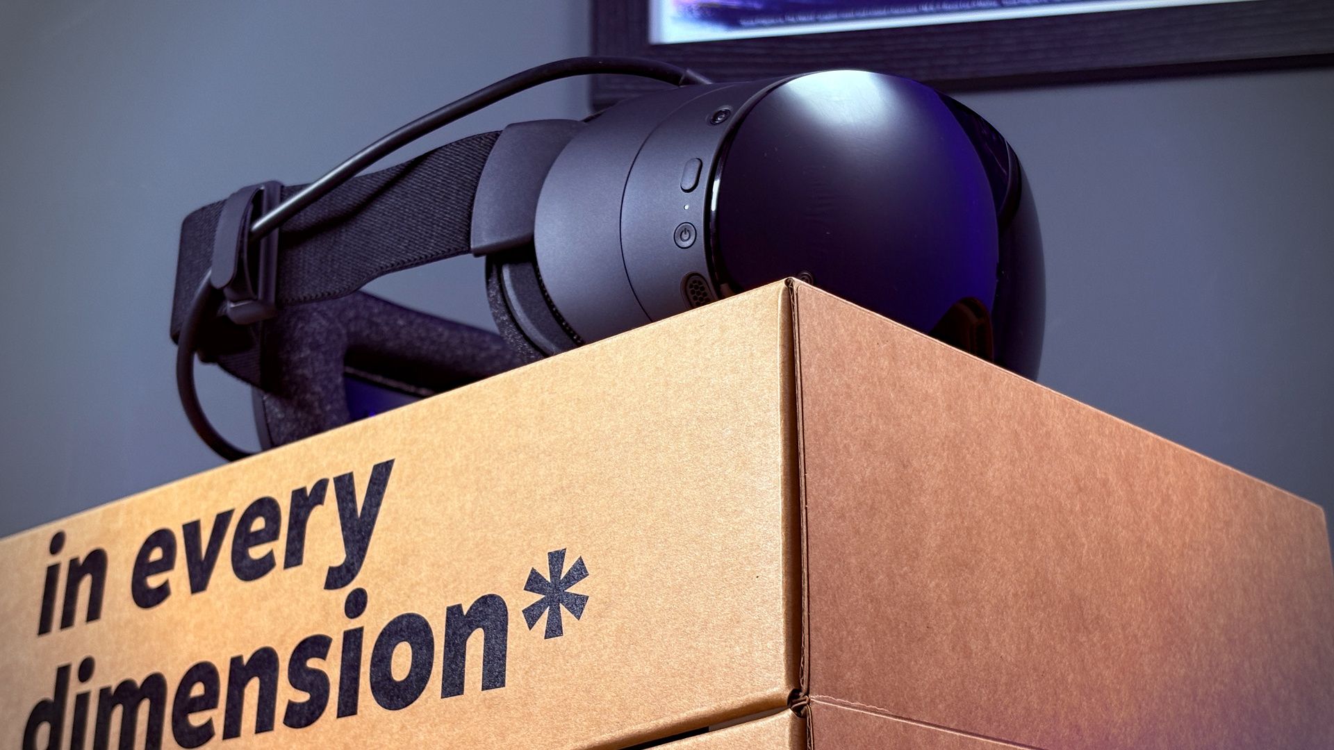 I'm not sure if the Steam Frame hits any corners in this bouncing screensaver, but maybe if I watch long enough the headset will come down in price