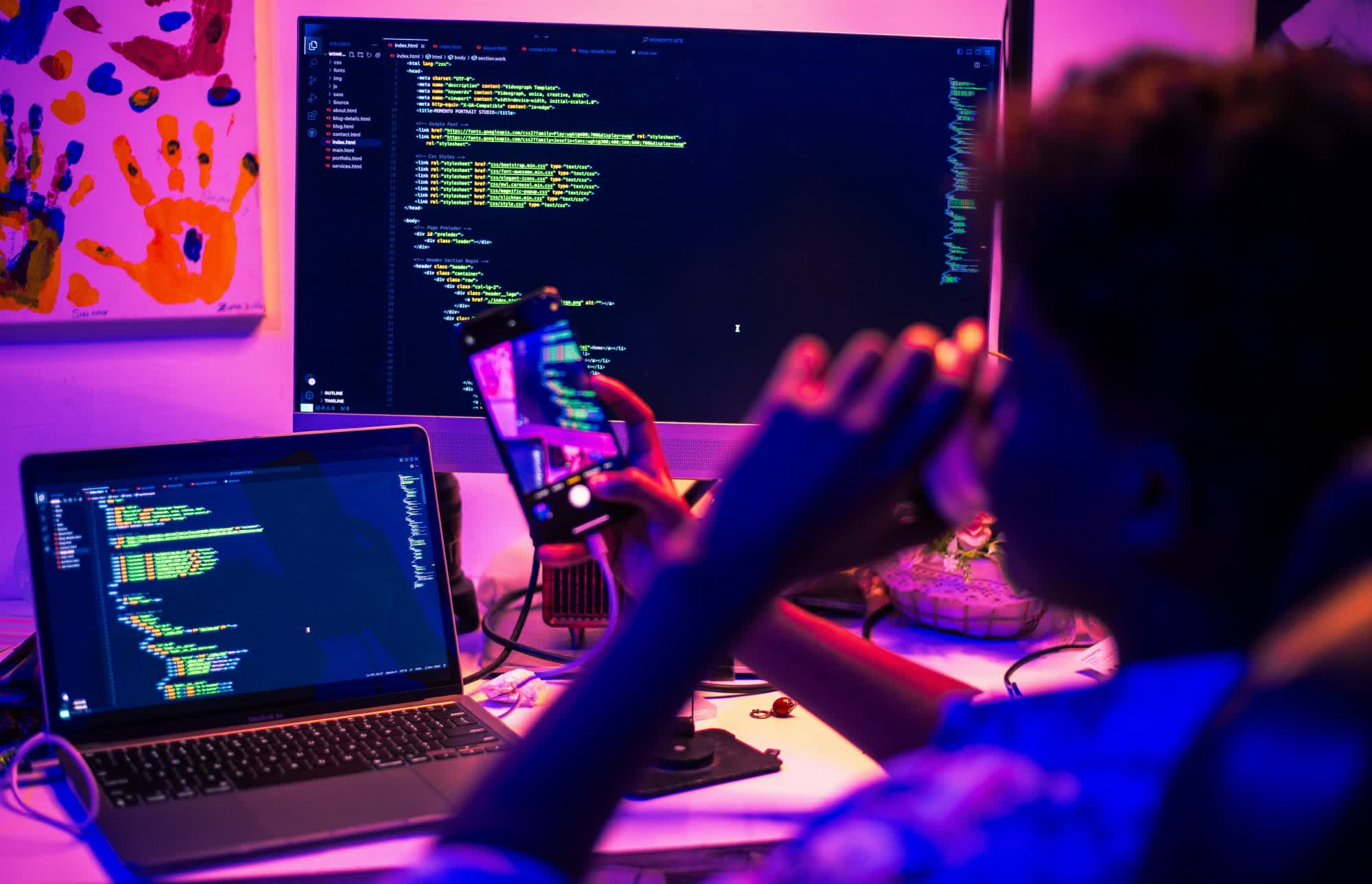 AI-assisted vibe coding brings Thunderbolt 4 support to Windows 98 SE