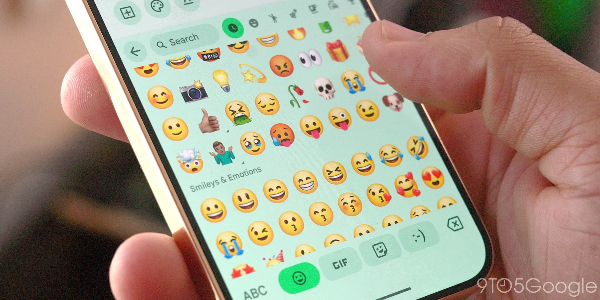 Older Pixel phones appear to be getting Google’s new 3D emoji