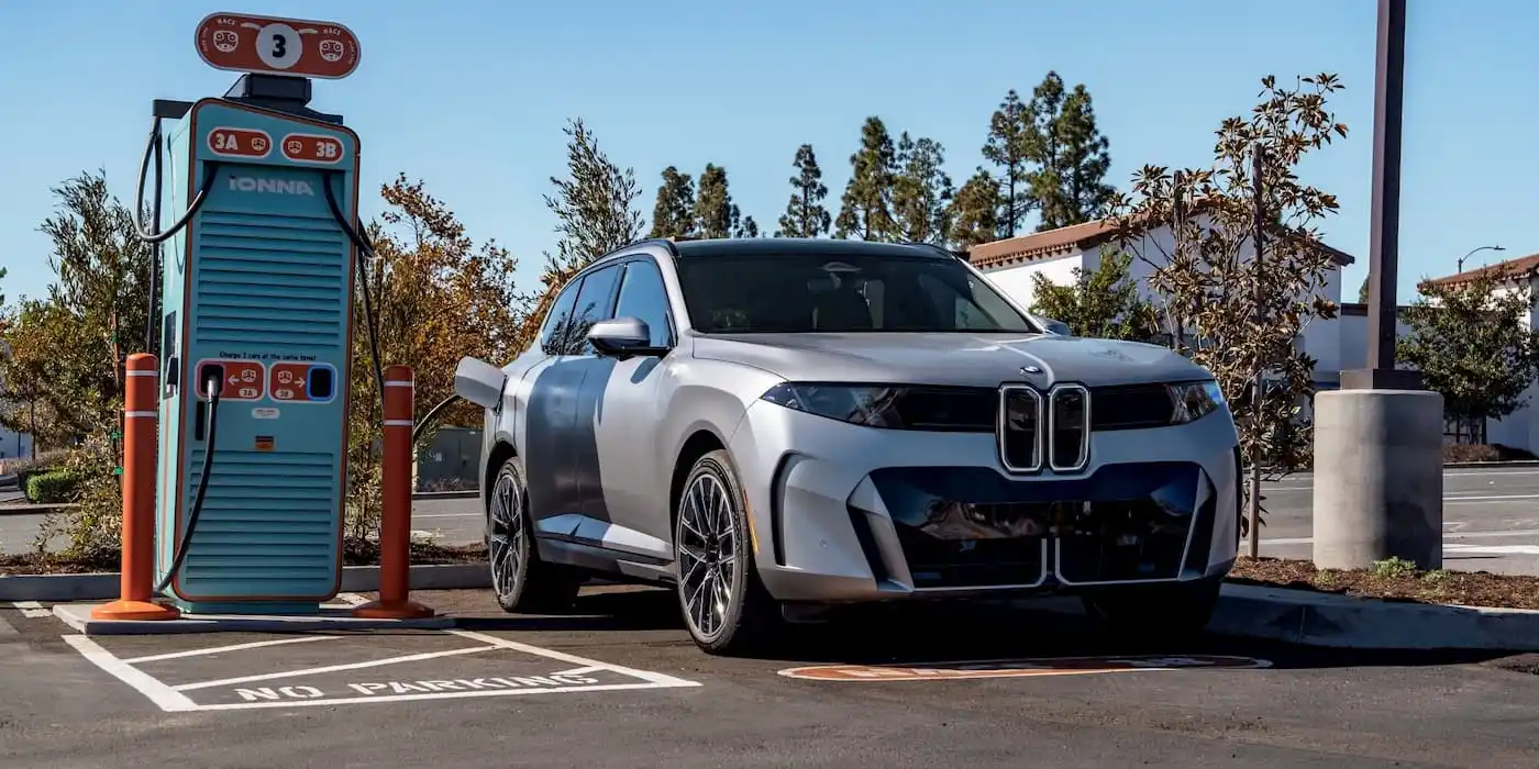 BMW iX5 hits up to 460 kW during first public fast-charging demo
