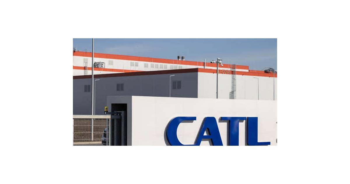 CATL’s Slow Profit Growth Fans Fears for China Battery Rivals
