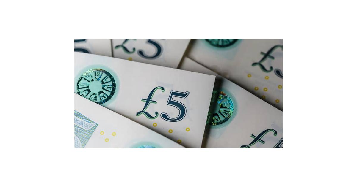 Pound Hedging Costs Hit Five-Month High on UK Budget Risks
