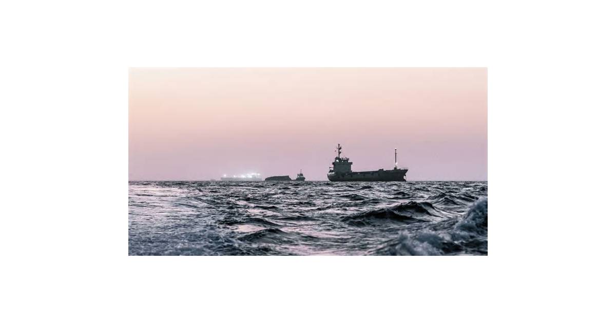 Middle East Oil Flows Near Prewar Levels Defy Hormuz Attacks