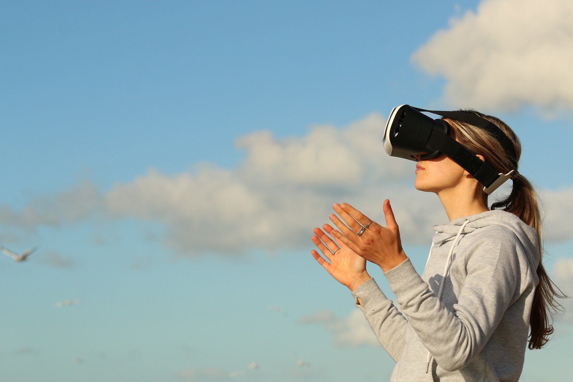 Eye tracking could help virtual reality pain therapy adapt to individual needs