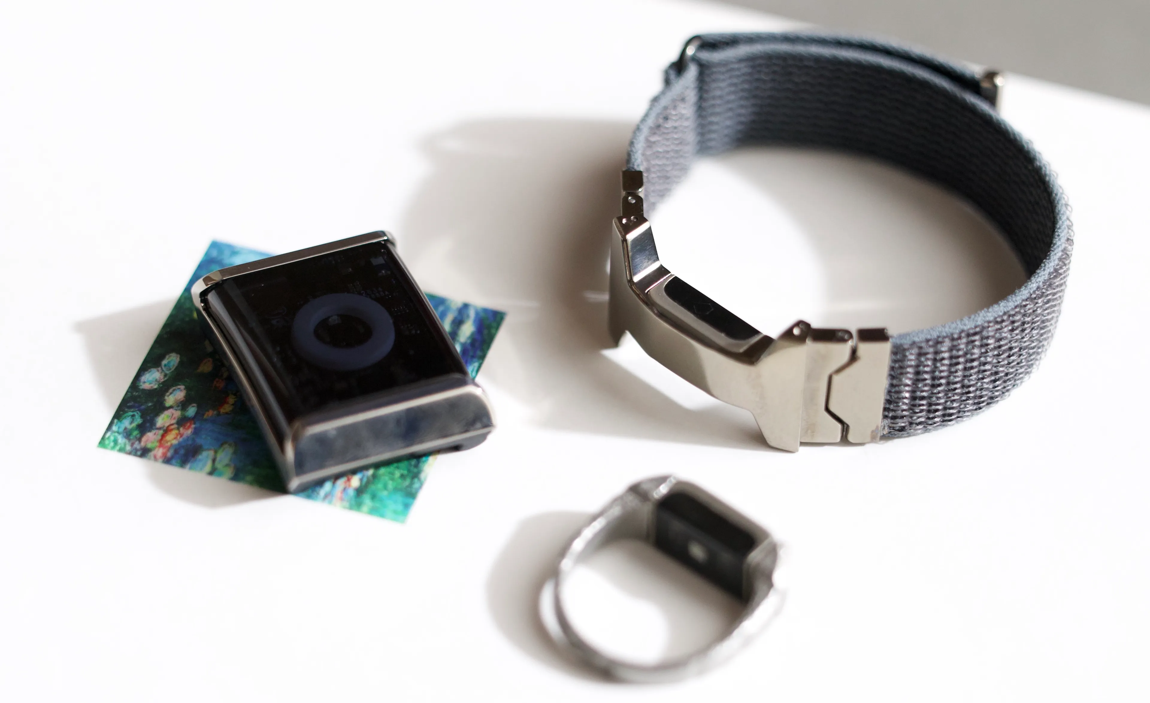 The 3-in-1 Alloop Wearable Could Replace Both Your Wellness Wristband and Ring