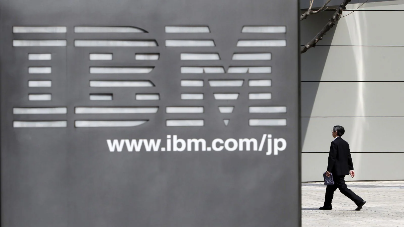 IBM Q3 results: Tech behemoth records 5% sales growth, raises annual software revenue outlook