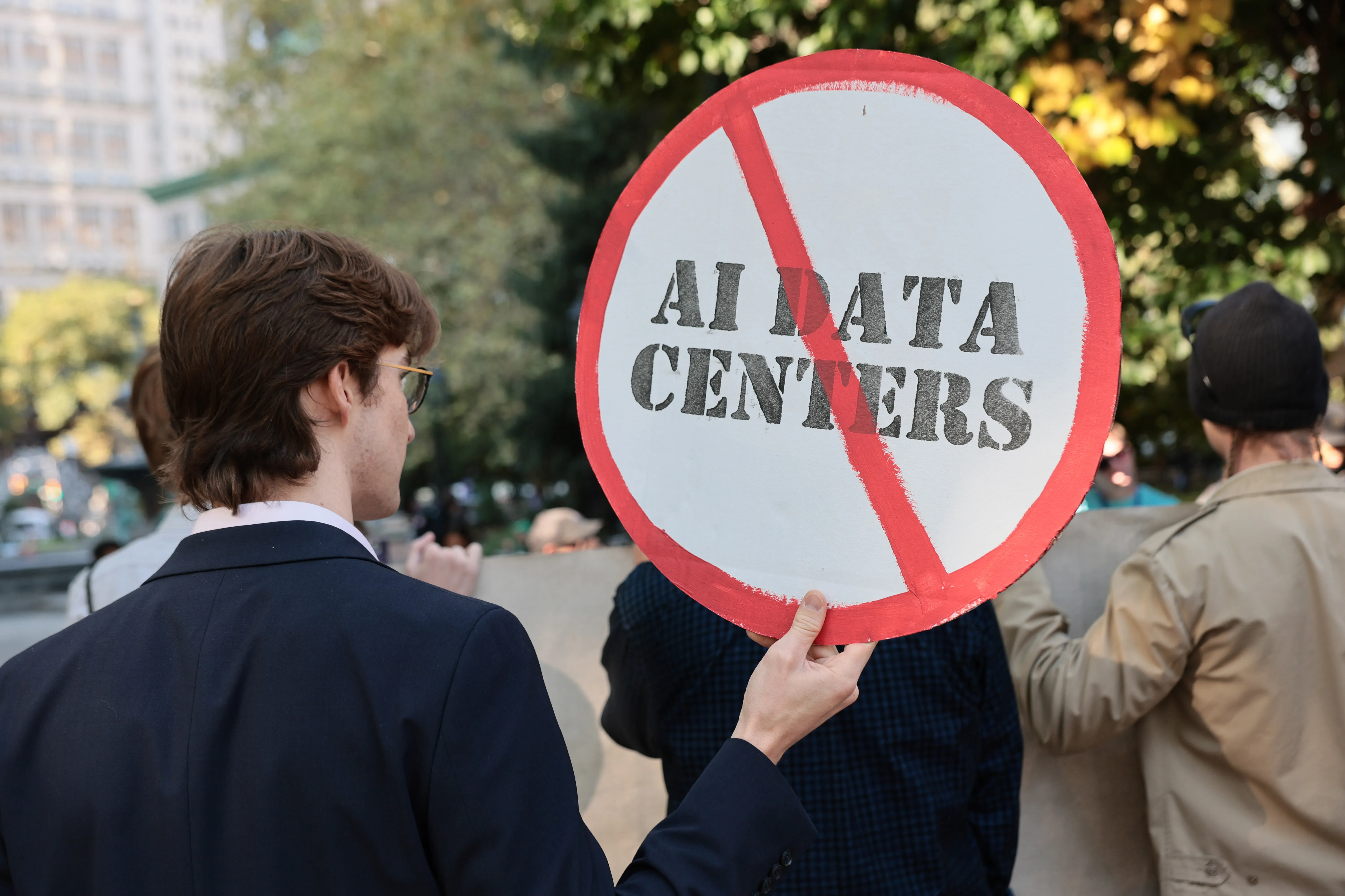 AI and Data Centers Will Impact Midterm Voting, According to Experts
