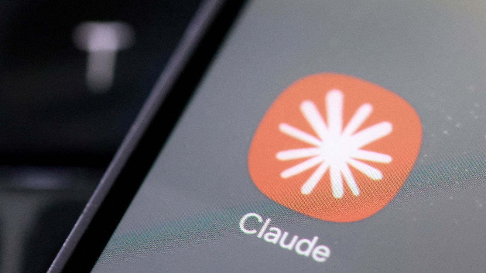 Anthropic unveils Claude Duet to monitor connected apps and manage workplace tasks