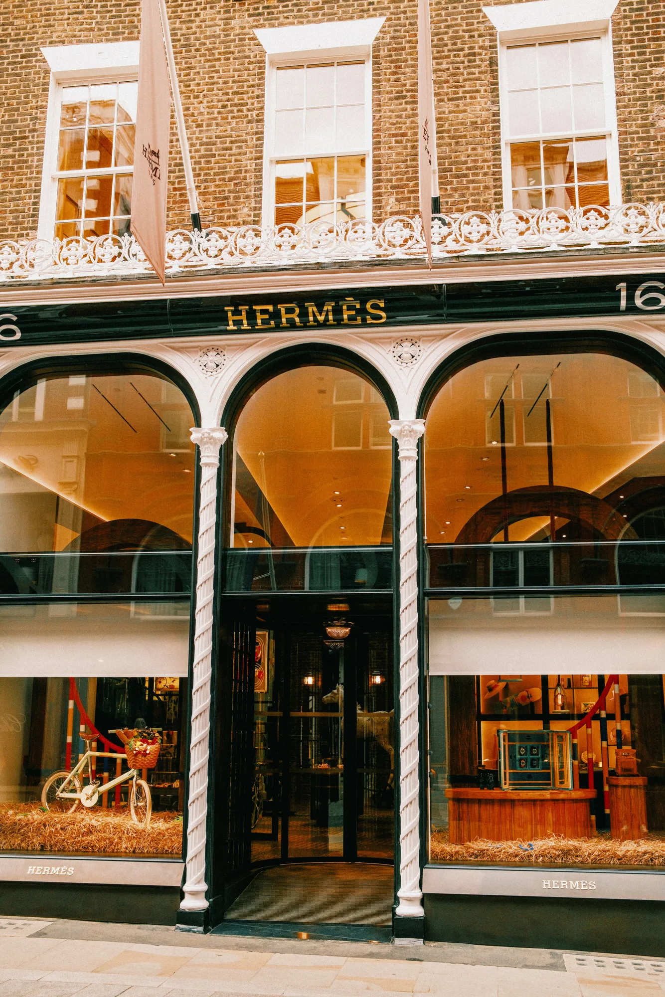 Hermès Q3 Sales Growth Slows as Asia Stagnates