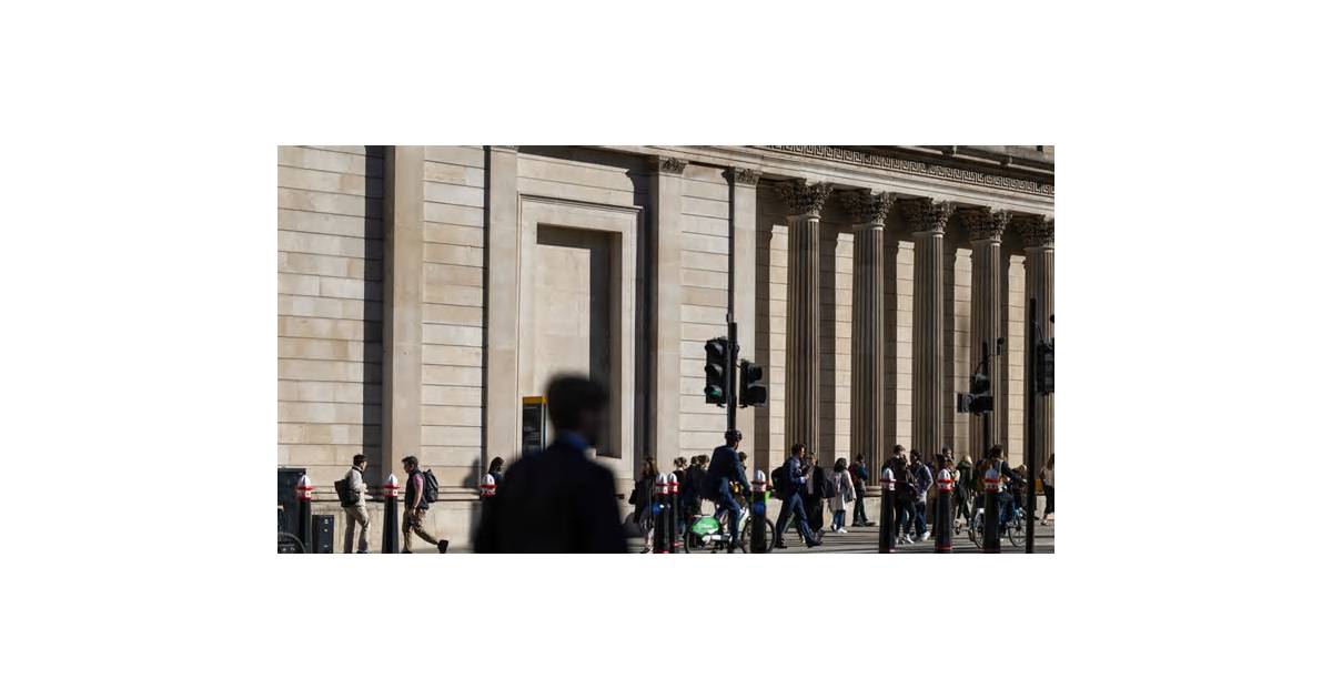 Young Brits See Tech and Finance Jobs Plunge 22% in Three Years