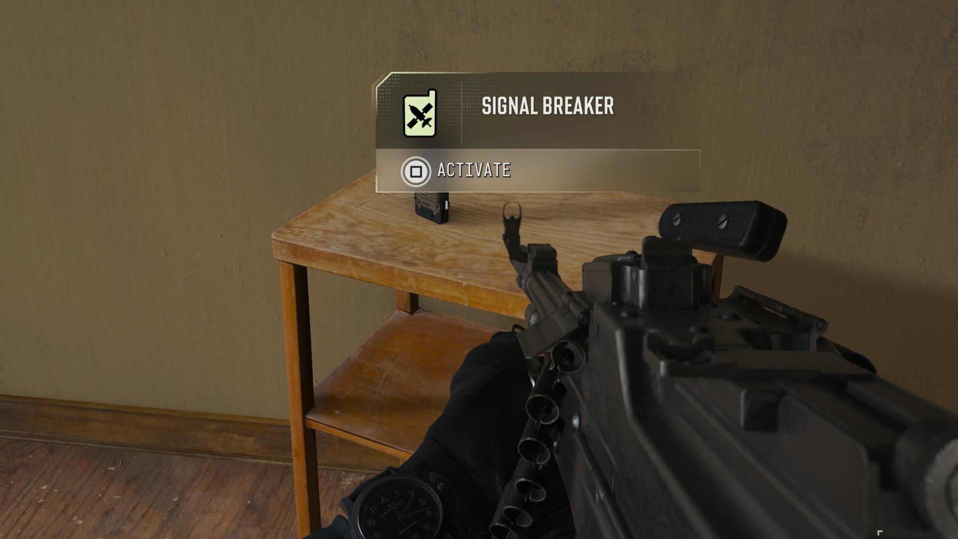 What is a Dynamic Op Phone in Modern Warfare 4 DMZ?