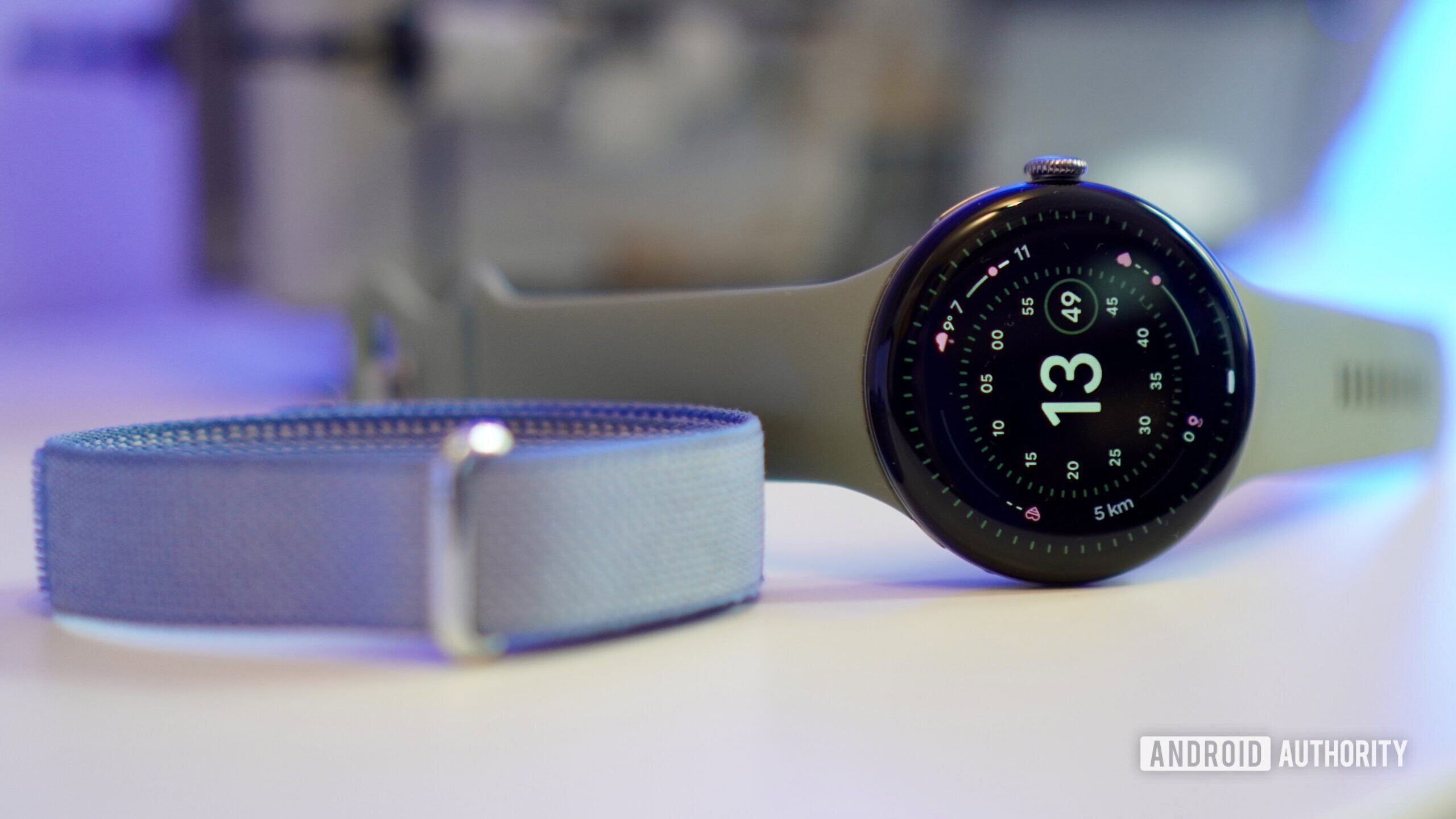 Google’s newest health features are a confusing mess across Pixel Watches and Fitbits