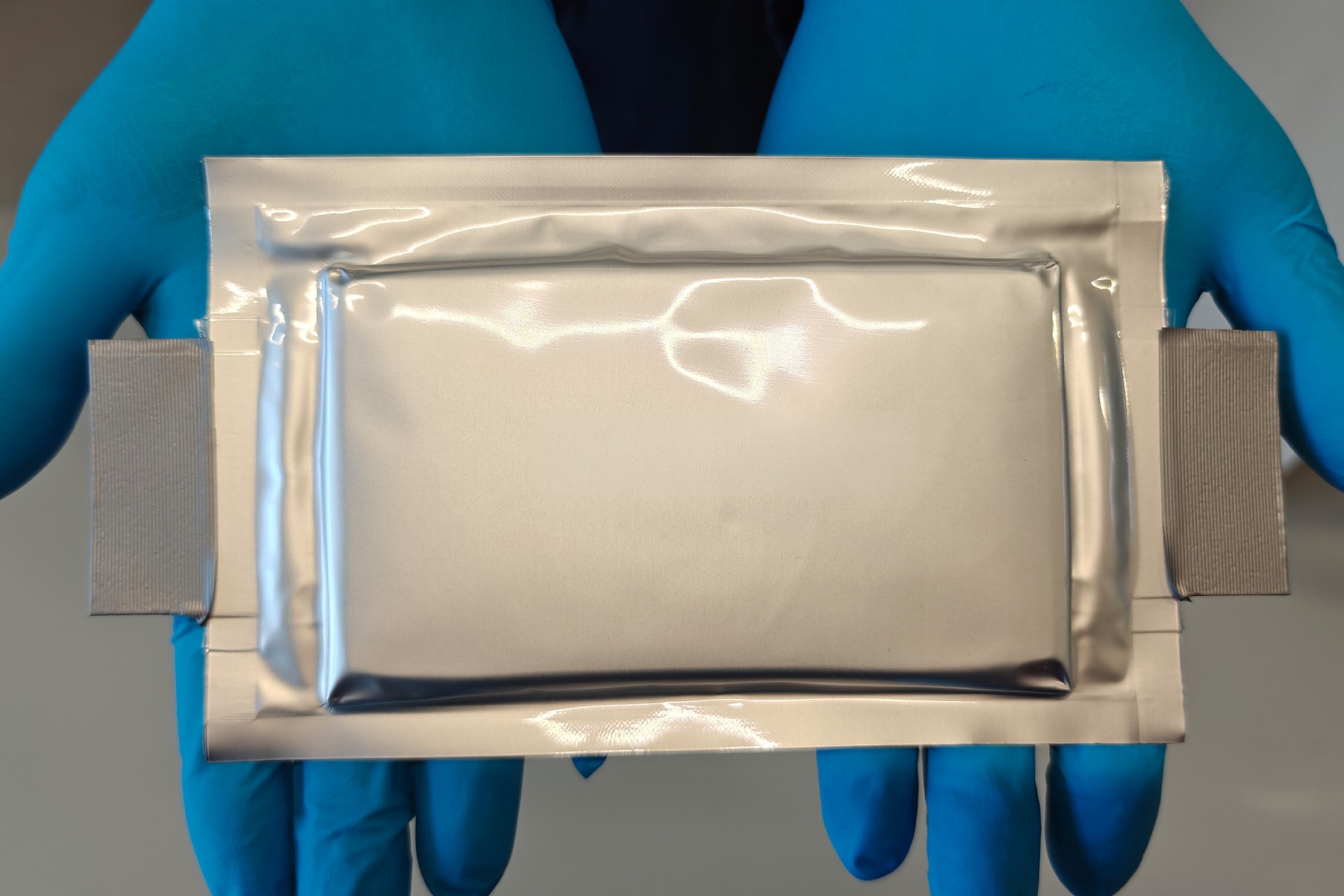 Greater range at the same weight: silicon battery passes laboratory test