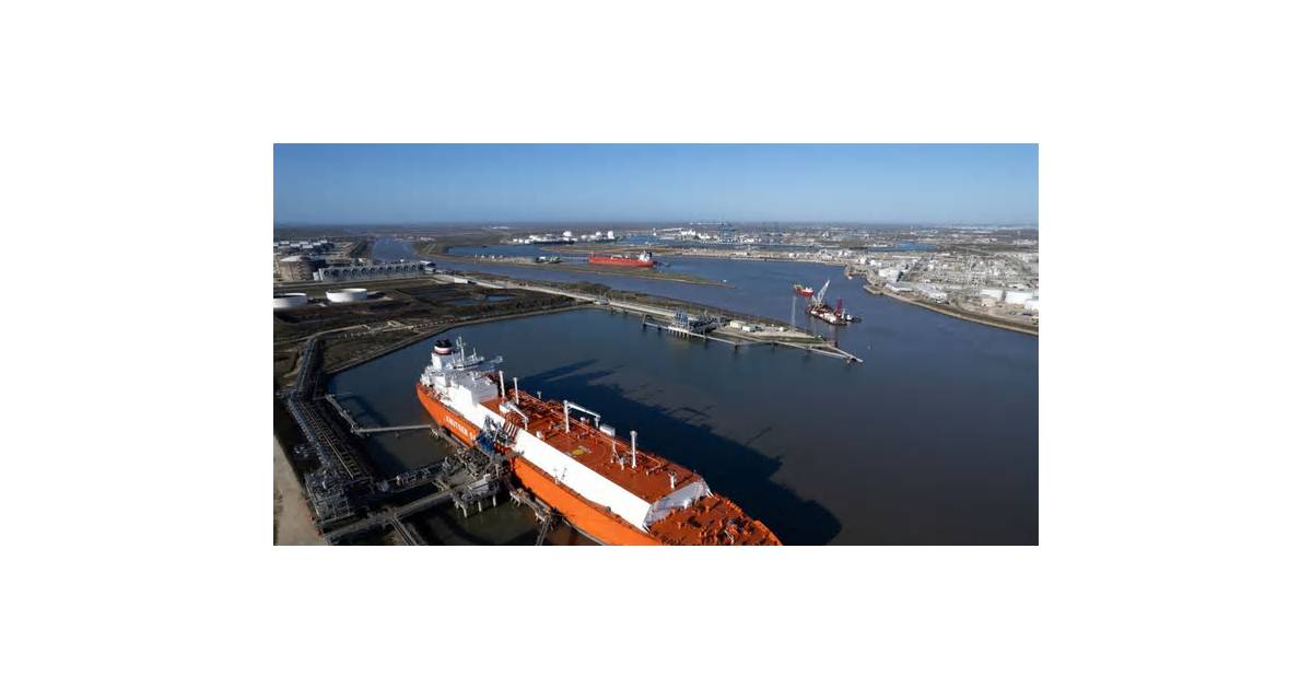 Qatar Scours for More LNG to Boost Supply Outside Middle East