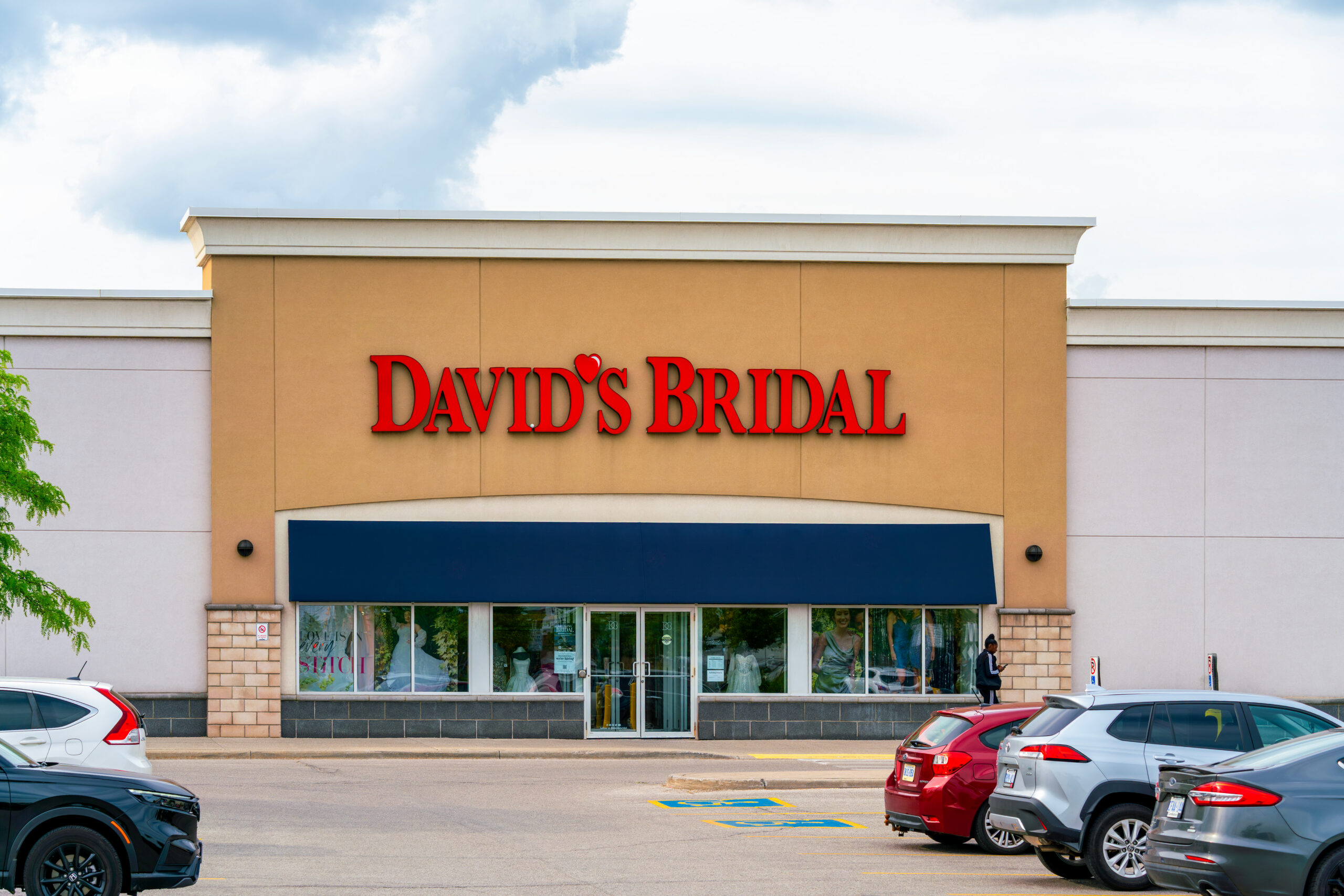David’s Bridal plans to spin off its AI-powered Pearl platform