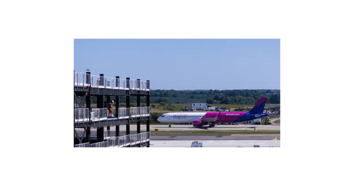 Wizz Air Offers UK Pilots Buyouts As Soaring Jet Fuel Costs Bite