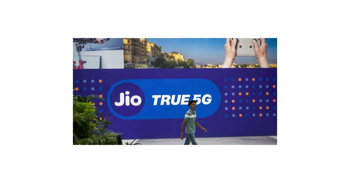 Jio’s Record IPO Draws Strong Demand, Defying India Market Rout