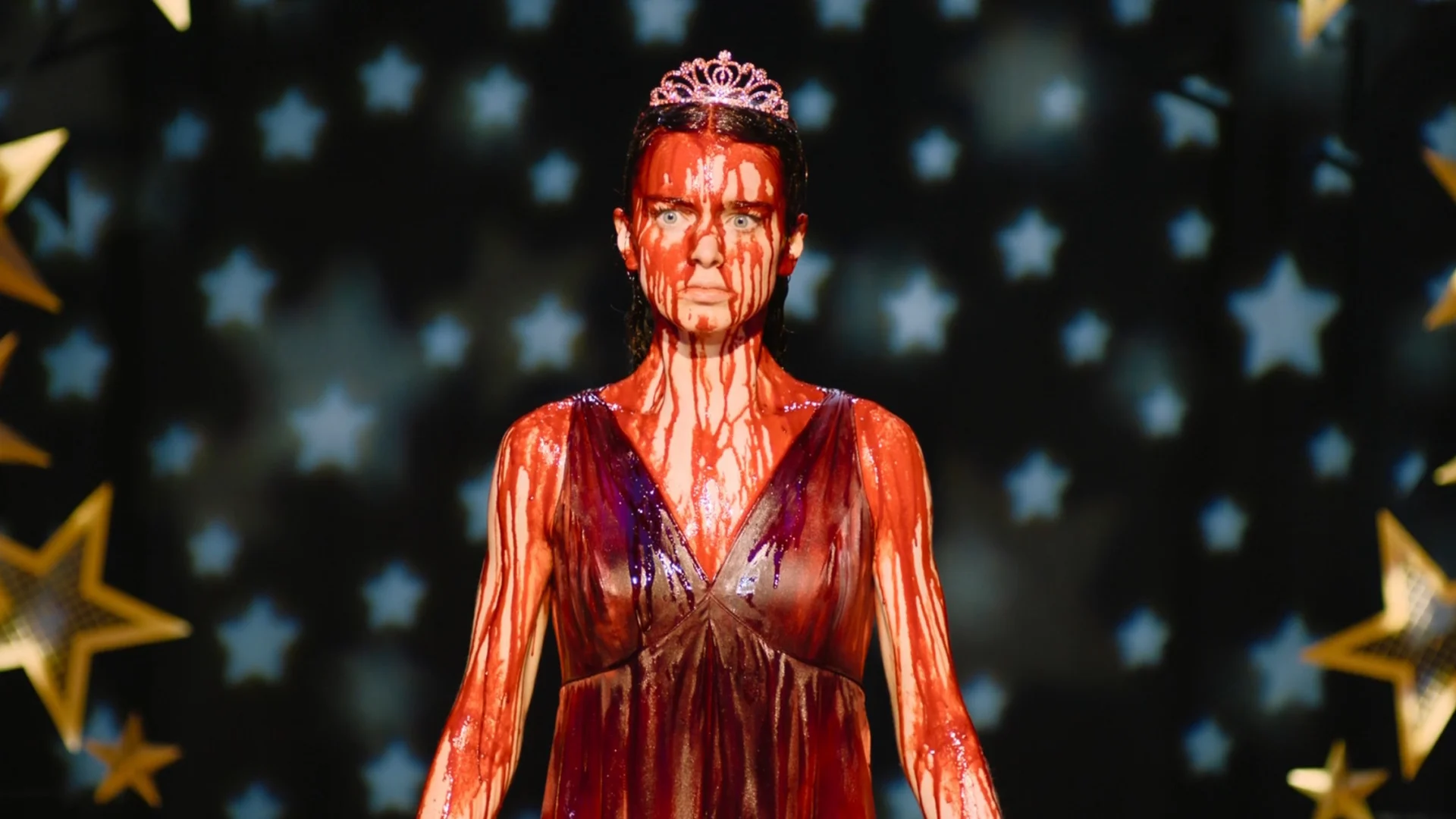 Amazon Prime’s Carrie Has Flaws, But Makes Wonderful Additions To Stephen King’s Original